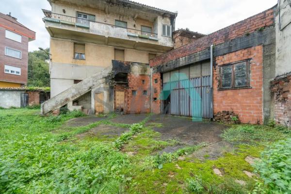Casa independiente en avenida de Bimenes