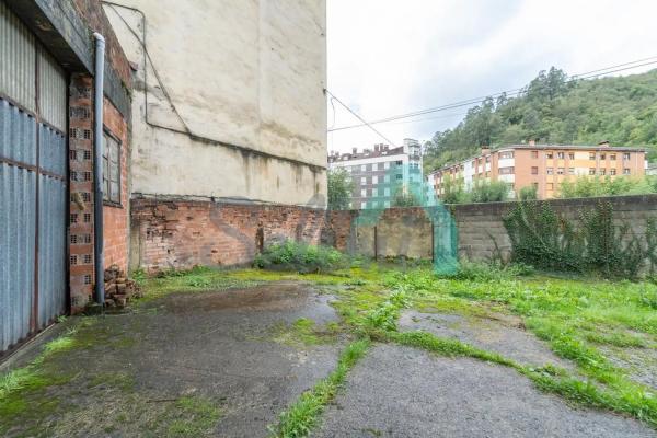 Casa independiente en avenida de Bimenes