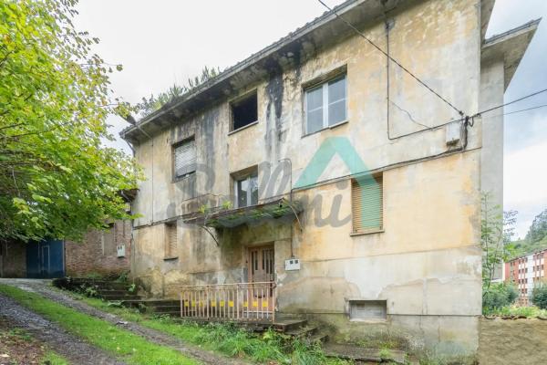 Casa independiente en avenida de Bimenes