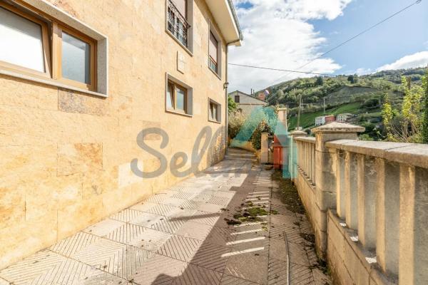 Casa independiente en calle Rio Silvestre