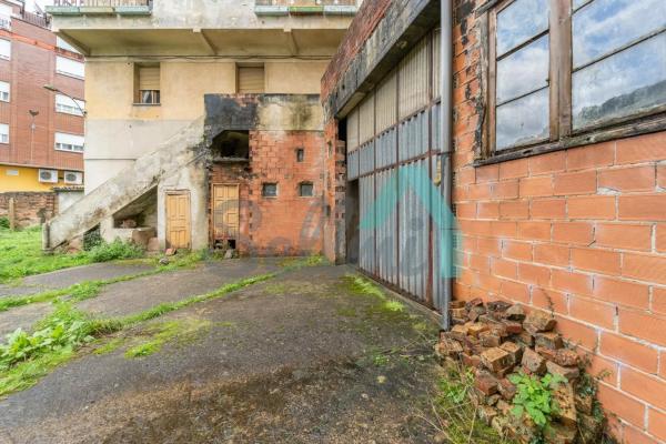 Casa independiente en avenida de Bimenes