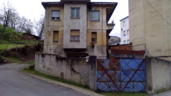 Casa de pueblo en avenida de Bimenes, 21