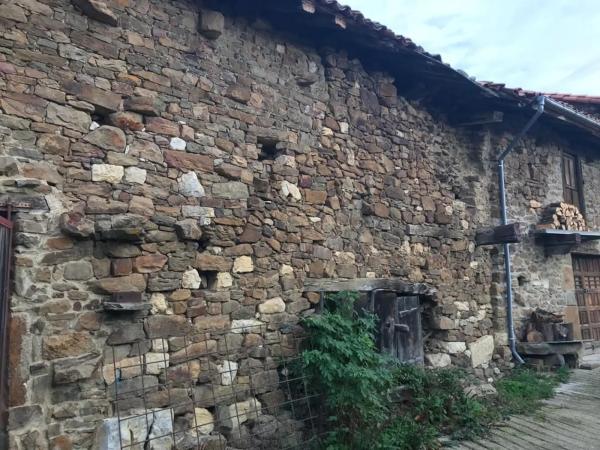 Casa de pueblo en Lugar Prieres, 27