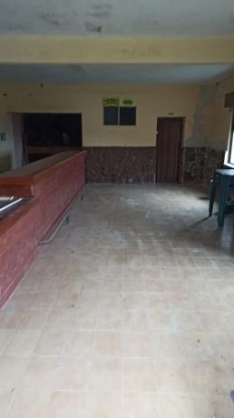 Caserón en carretera la collaona, 1