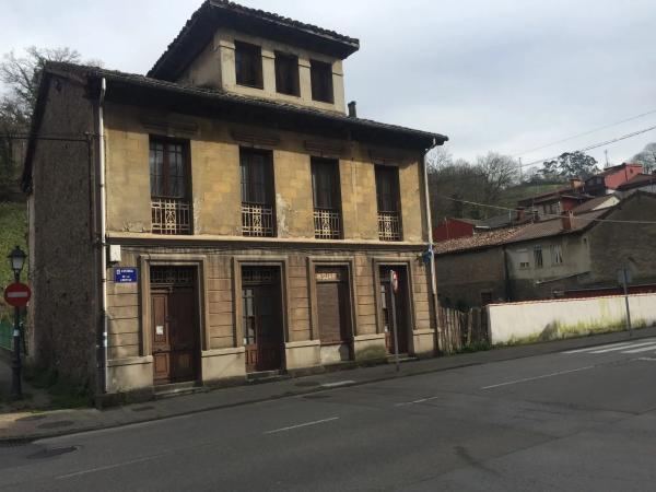 Caserón en avenida de la Libertad, 59