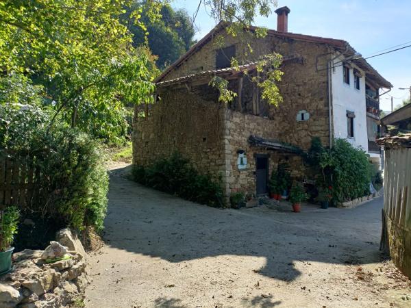 Casa de pueblo en Aldea Pielgos, 11 , 33989 Cp