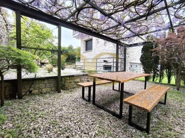 Casa independiente en calle la Guía