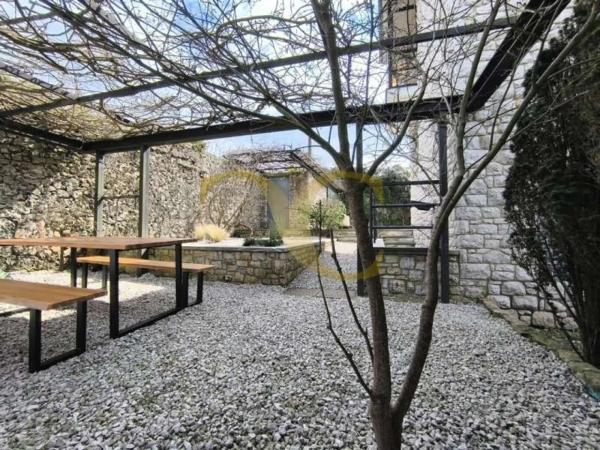 Casa independiente en calle la Guía