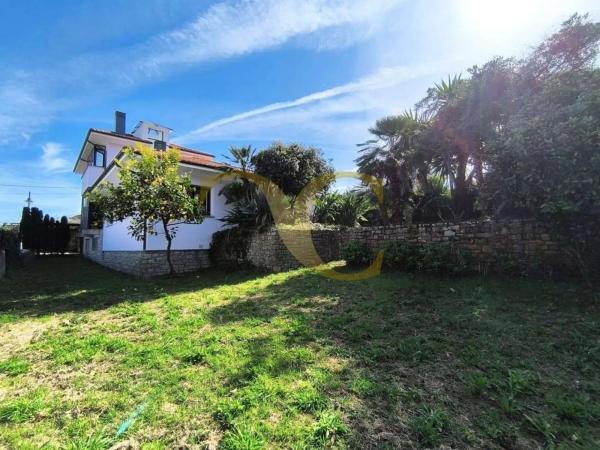 Casa independiente en calle la Guía