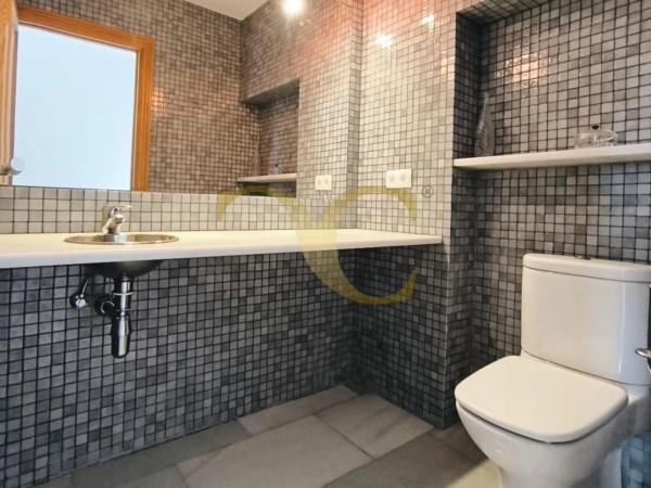 Casa independiente en calle la Guía