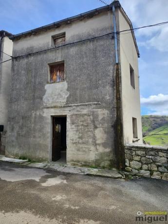 Casa de pueblo en Suarias