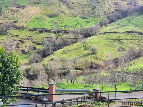 Casa de pueblo en Suarias