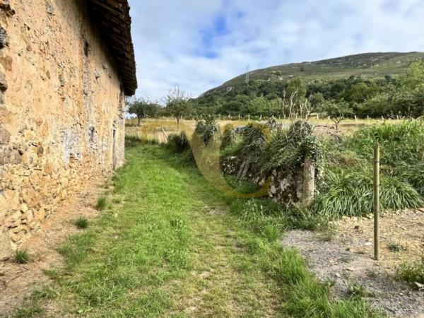 Casa independiente en Lugar Miyares