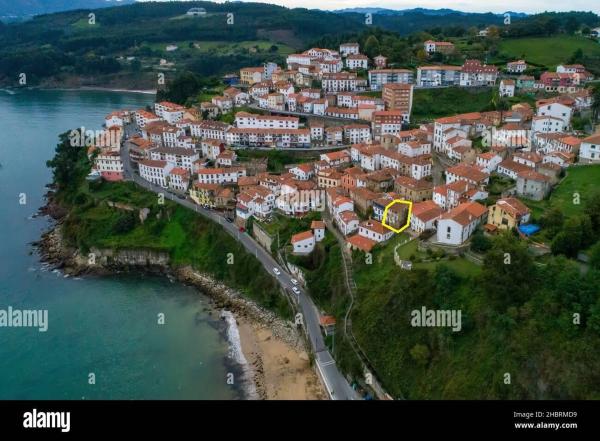 Casa de pueblo en Barrio la Nansa, 448