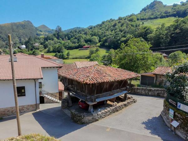 Casa independiente en avenida Espinaredo, 5