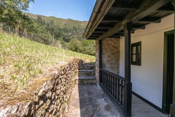 Casa independiente en avenida Espinaredo, 5