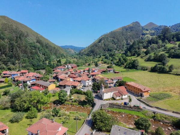 Casa independiente en avenida Espinaredo, 5