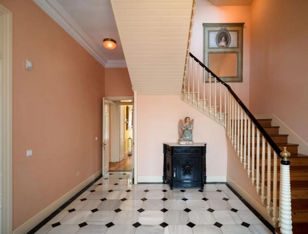 Palacio en Lugar Sebares