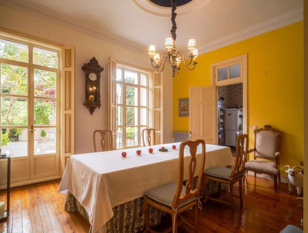 Palacio en Lugar Sebares