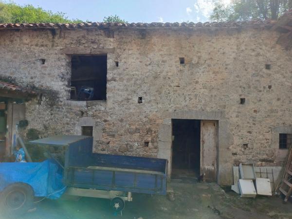 Casa terrera en La Huera de Meres