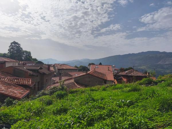 Casa de pueblo en Alevia