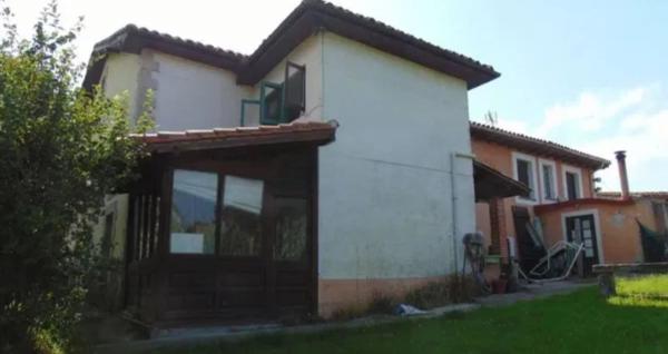 Casa independiente en Lledias