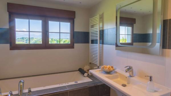 Casa independiente en Hueges s/n