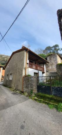 Casa de pueblo en Lugar Alevia