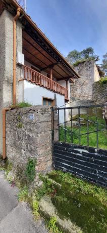Casa de pueblo en Lugar Alevia