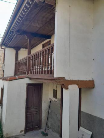 Casa de pueblo en Lugar Alevia