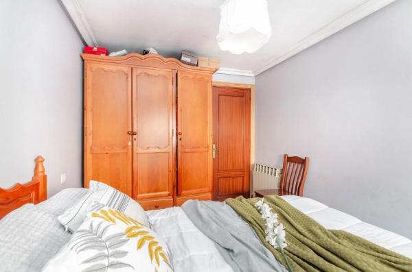 Casa independiente en avenida Covadonga, 50