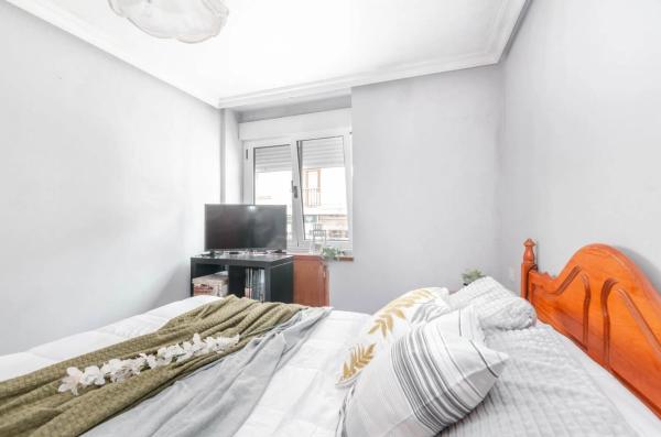 Casa independiente en avenida Covadonga, 50