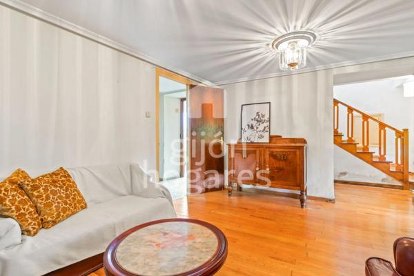 Casa independiente en Lugar Melardi, 44 -34