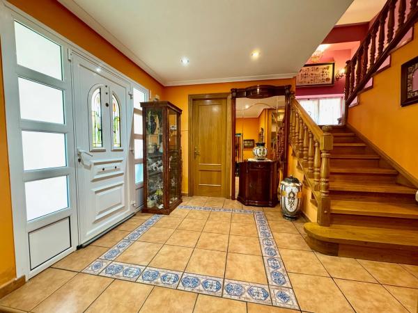 Casa independiente en calle Calzada de Ponga, 15