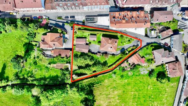 Casa independiente en calle Calzada de Ponga, 15