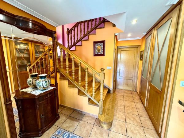 Casa independiente en calle Calzada de Ponga, 15