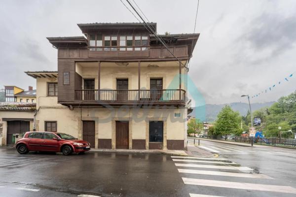 Casa independiente en calle Lueje