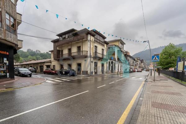 Casa independiente en calle Lueje