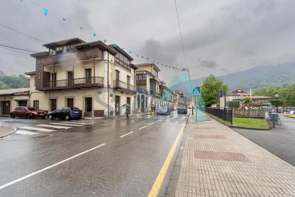 Casa independiente en calle Lueje