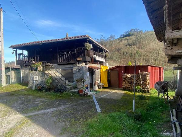 Casa de pueblo en Barrio Agüera Riba