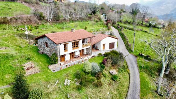 Casa independiente en Robledo de Anayo