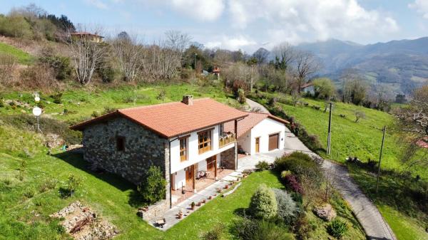 Casa independiente en Robledo de Anayo