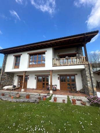 Casa independiente en Robledo de Anayo