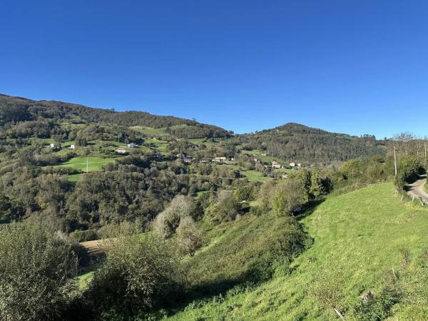 Casa independiente en Barrio l'Esllavayu
