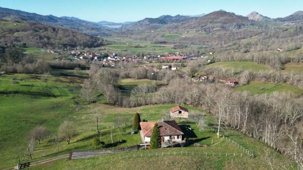 Casa independiente en calle Mestas de Con s/n