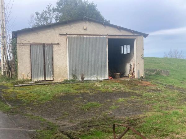 Finca rústica en carretera de Sardedo