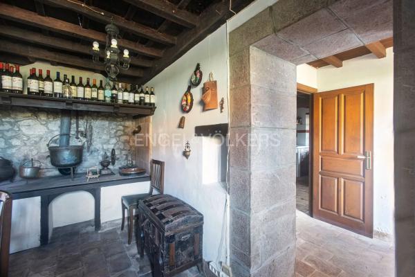 Caserón en calle Lledias, 45 -a