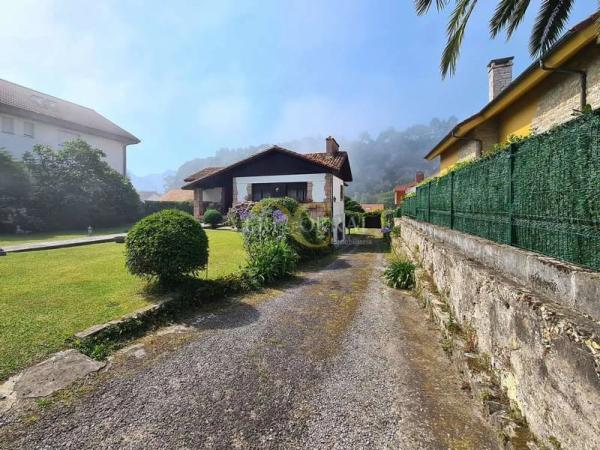 Casa independiente en calle de Dionisio Ruisánchez