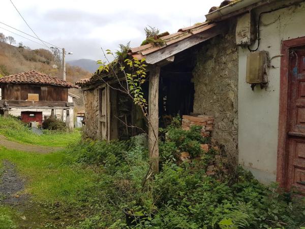 Casa de pueblo en As-258 s/n Sn