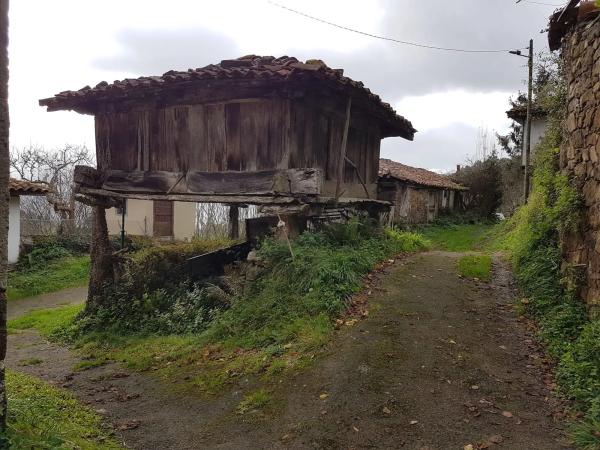 Casa de pueblo en As-258 s/n Sn